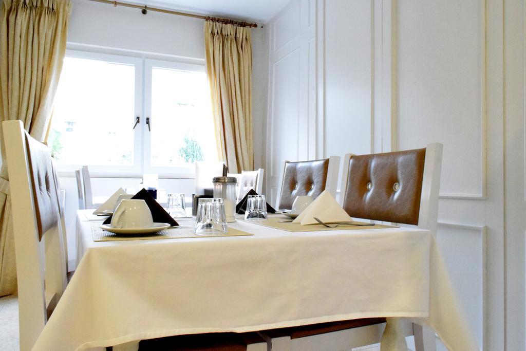 La Petite Perle Hotel Hamburg-Harburg Buitenkant foto